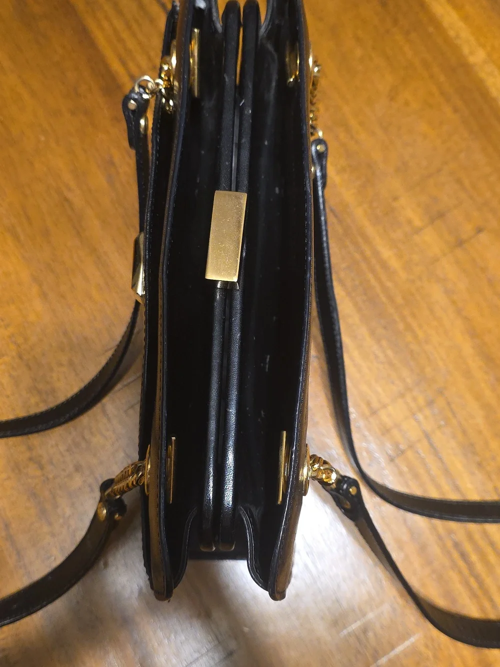 Bally Vintage Black Leather Chain Shoulder Bag - Picture 11 of 16